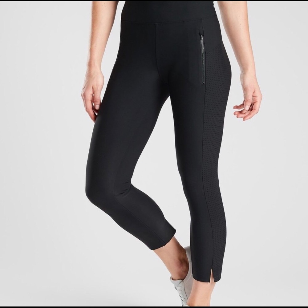 Athleta black zipper pockets leggings size large